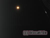 Mond mit Spinnennetz